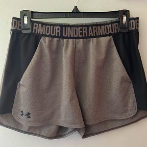 Under Armour heat gear athletic lose fit shorts